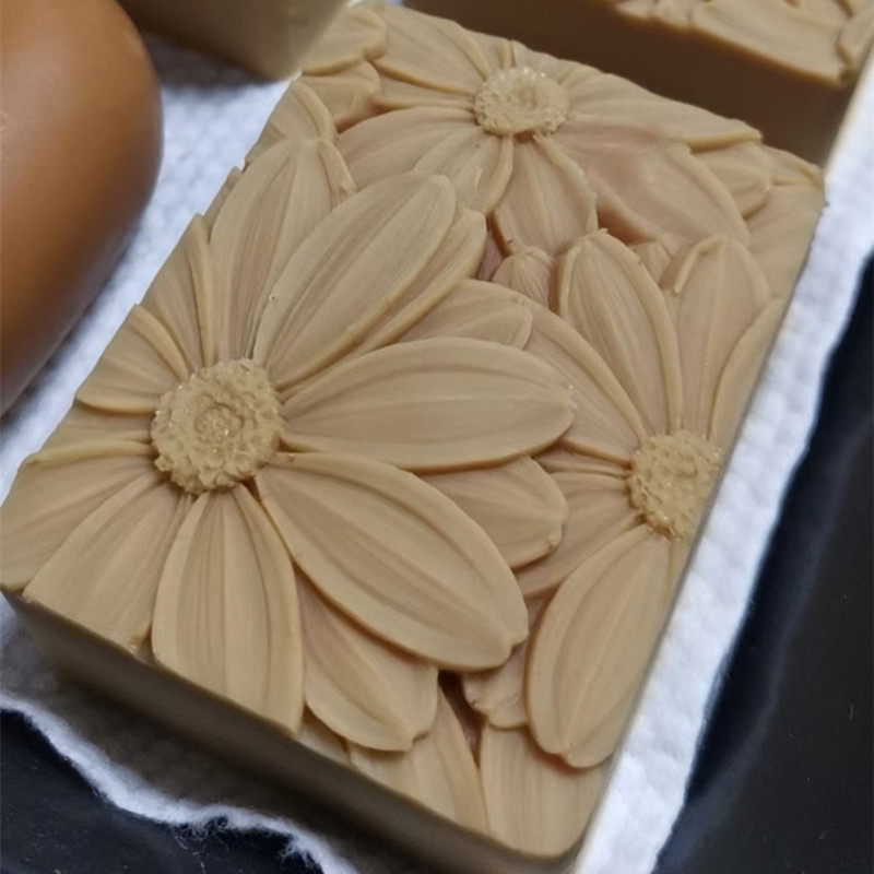 Newest!!!3d Elegant Sunflower  - огляд і ціна Soap Making Book