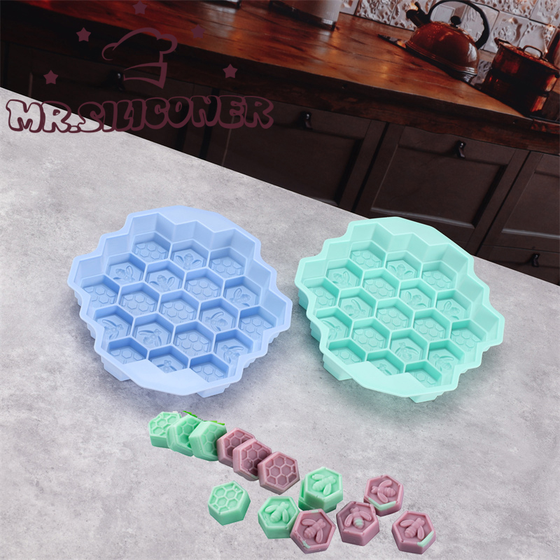 Silicone 19 Mobile Bee Honeyco - огляд і ціна Soap Making Supplies Australia