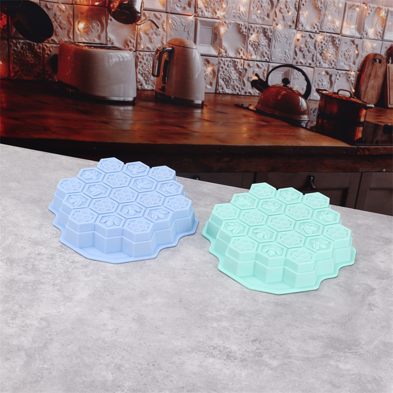 Silicone 19 Mobile Bee Honeyco - огляд і ціна Soap Making Supplies Australia